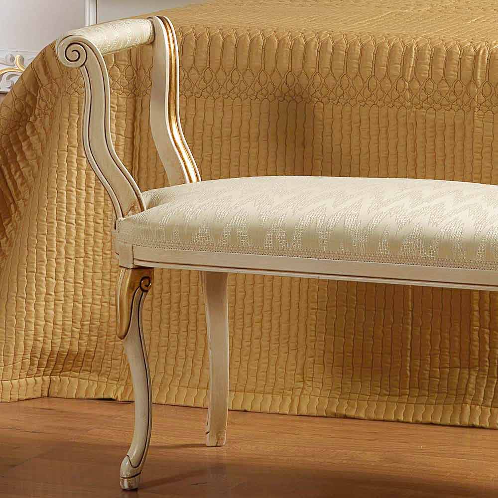 Mat banco clásico de marfil del diseño con decoraciones de oro Tyler