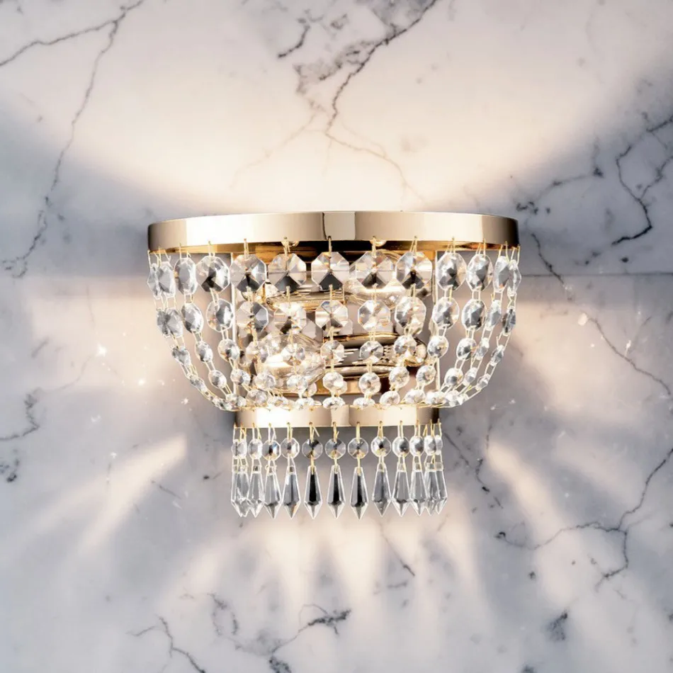 Lámpara de pared de hierro dorado con diamantes de imitación. Fabricada en Italia - Austria. Viadurini