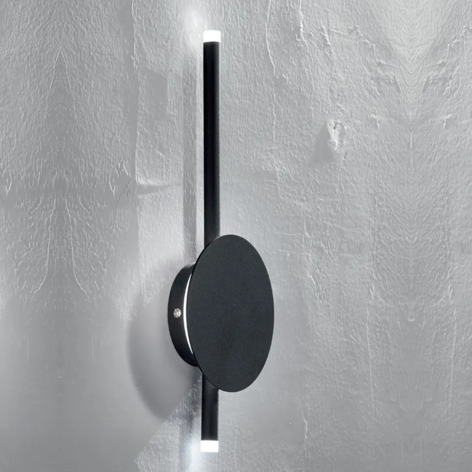 Lámpara de pared LED de diseño moderno en metal blanco, negro o dorado - Mano Viadurini