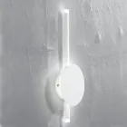 Lámpara de pared LED de diseño moderno en metal blanco, negro o dorado - Mano Viadurini