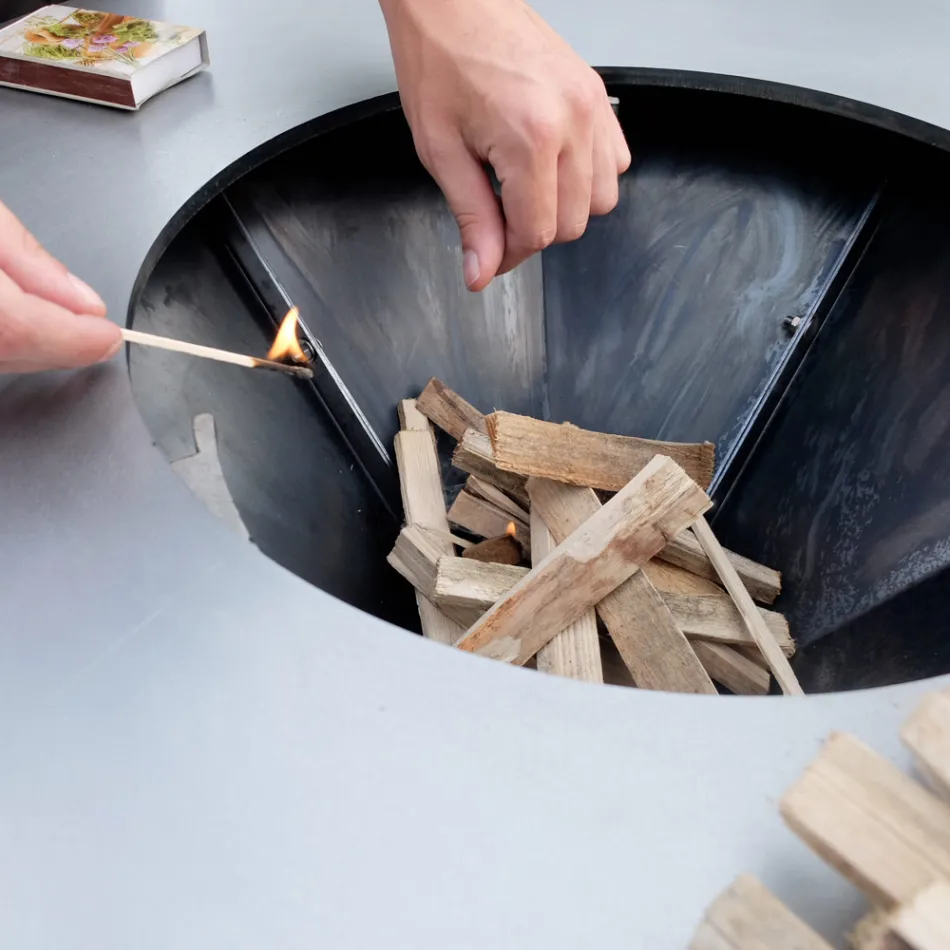 Con placa de cocción y compartimento porta madera - Giorgione Viadurini