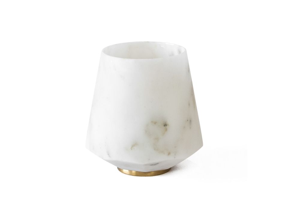 Vaso de agua en mármol de Carrara blanco satinado y latón - Scaglio Viadurini