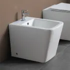 Bidé monomando de pie en cerámica blanca con un elegante diseño moderno - Giunco Viadurini