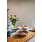 Centro de mesa con flores en barro, blanco o azul - Marken Viadurini