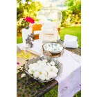 Centro de mesa con flores en barro, blanco o azul - Marken Viadurini