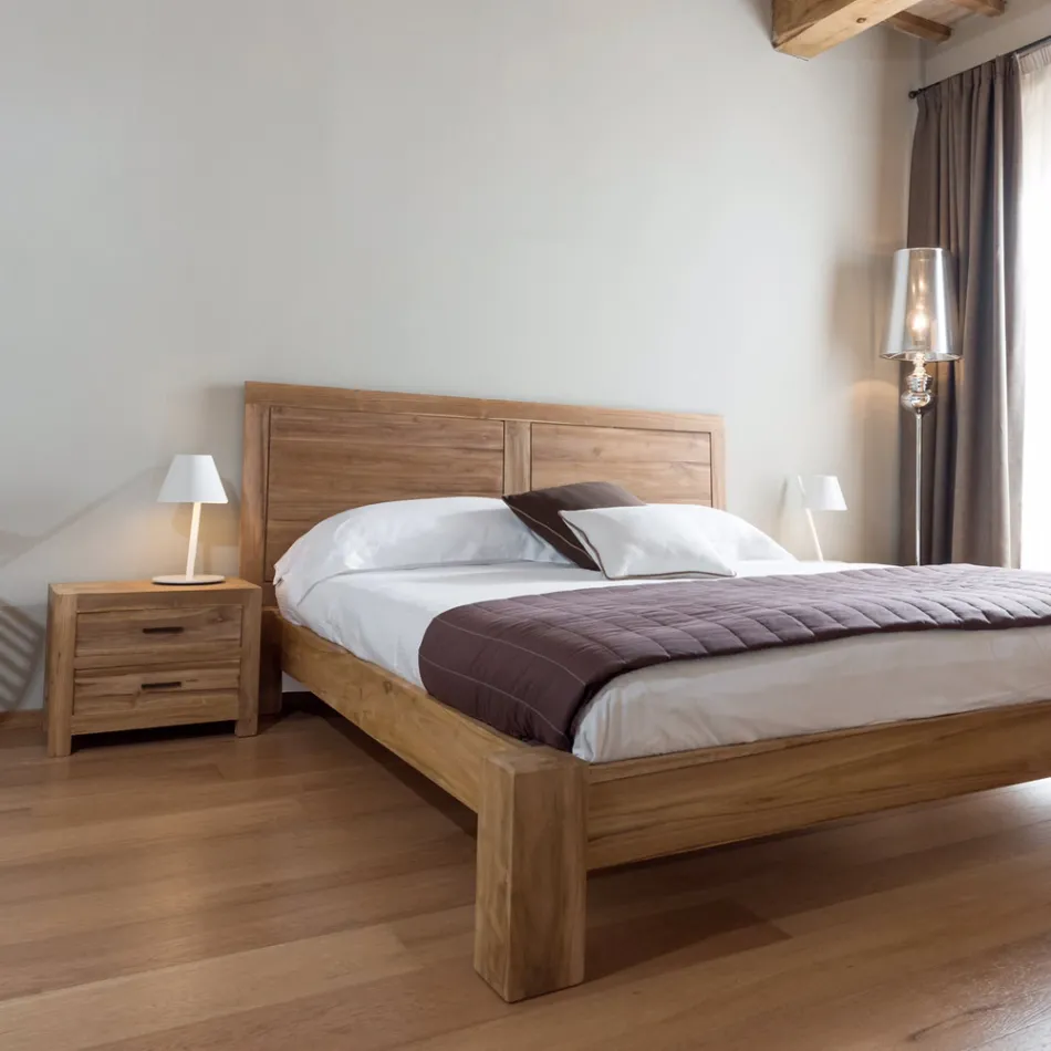 Mesita de noche de teca maciza con dos cajones - Vovinam Viadurini