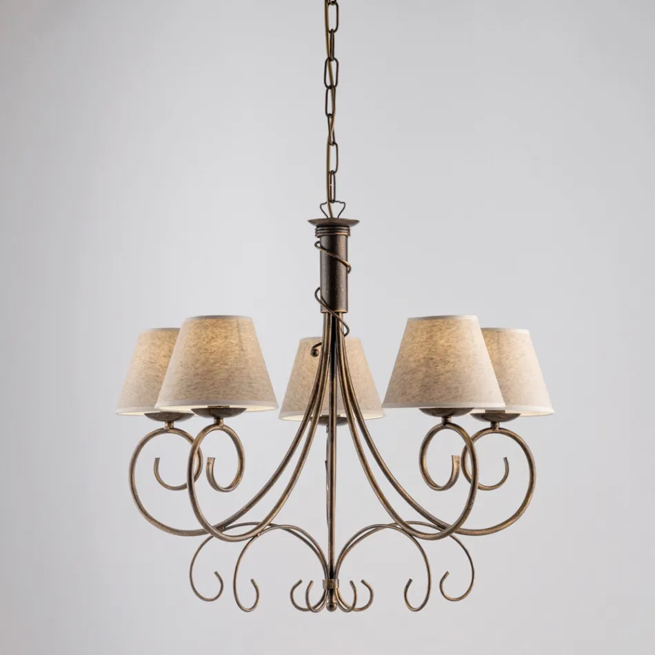 Draco, un luminoso accesorio de cristal y metal fabricado en Italia con un gusto elegante. Viadurini