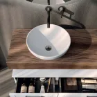 Composición de baño con 2 cajones, espejo y lavabo de resina blanca - Magnolia Viadurini