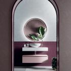 Composición de baño con lavabo de resina y espejo Made in Italy - Palom Viadurini