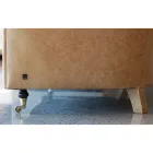 Sofá de interior con patas de madera y ruedas de metal Made in Italy - Giocoso Viadurini