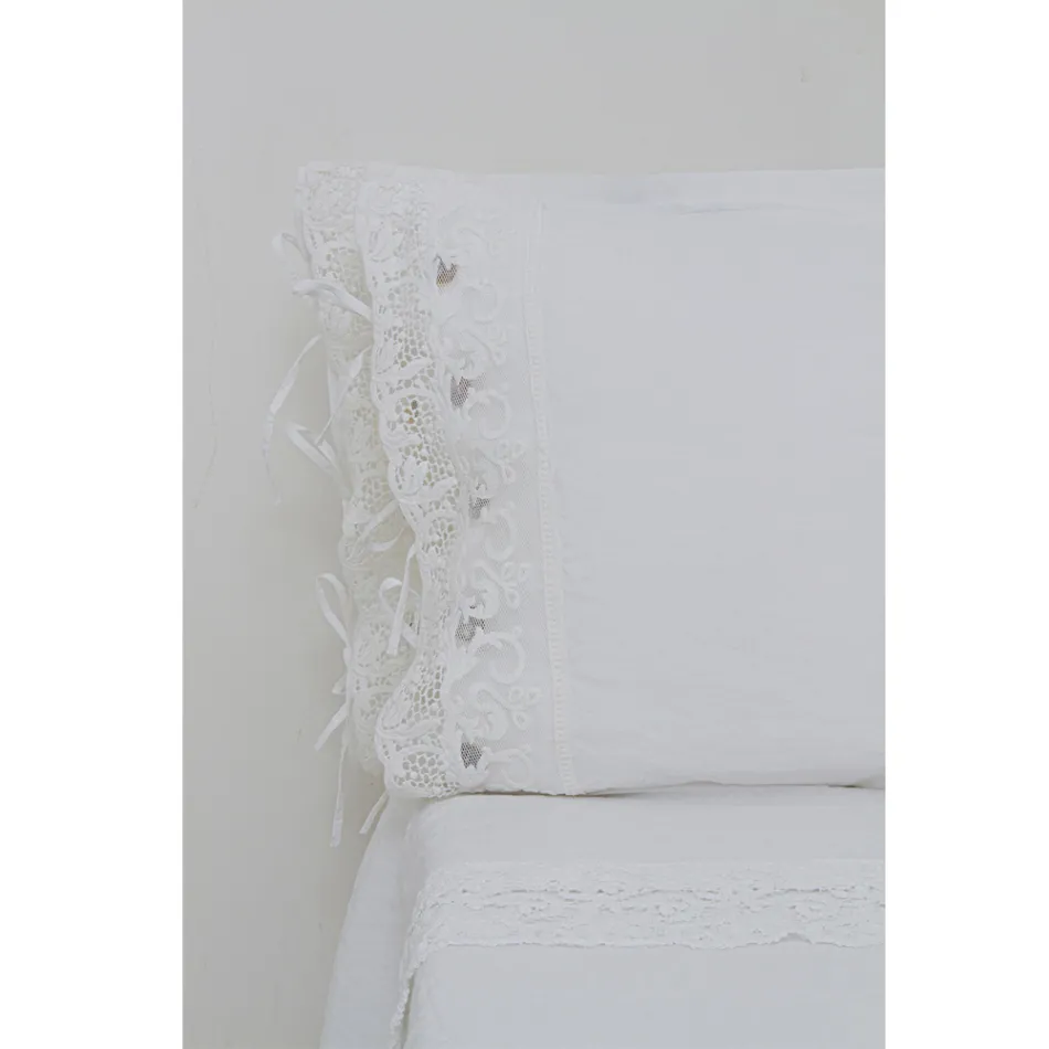 Funda de Almohada de Lino con Encaje Blanco para Cama de Diseño de Lujo Made in Italy - Kiss Viadurini