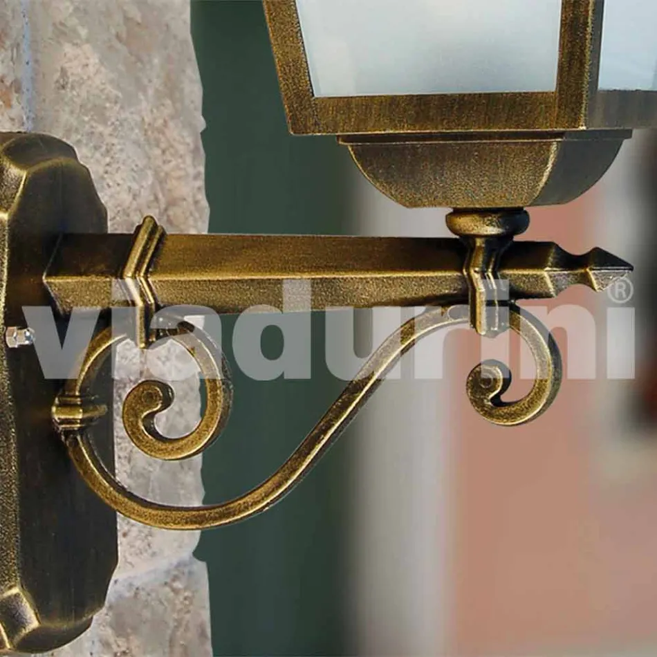 Kristel, una lámpara de pared de aluminio para jardín hecha en Italia. Viadurini