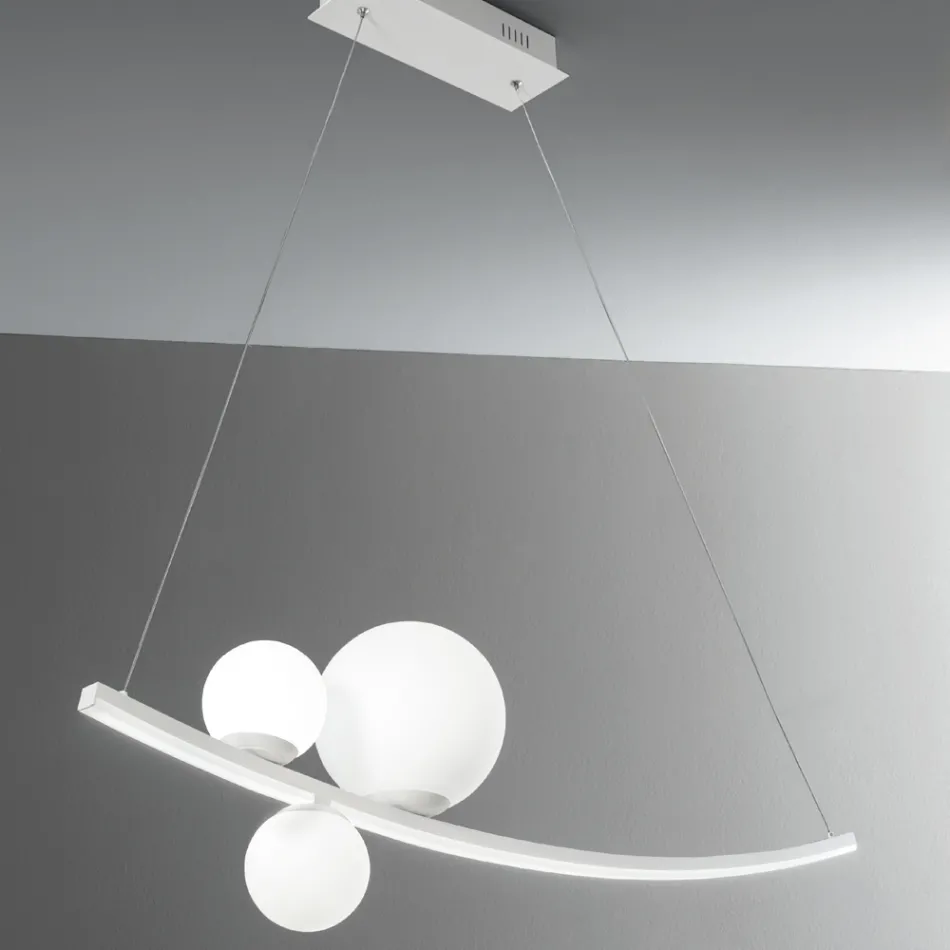 Lámpara de suspensión de metal pintado y vidrio soplado - Partridge Viadurini