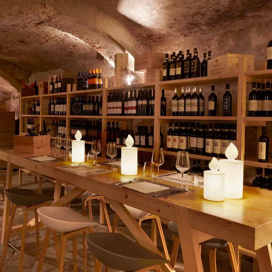 Lámpara de mesa LED blanca con diseño de vela luminosa de Slide - Flame Viadurini