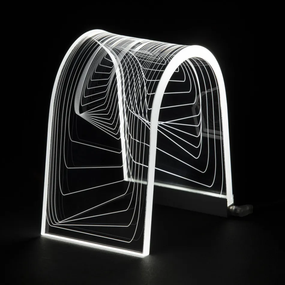 Lámpara de mesa de cristal acrílico transparente con decoración grabada - Bertella Viadurini