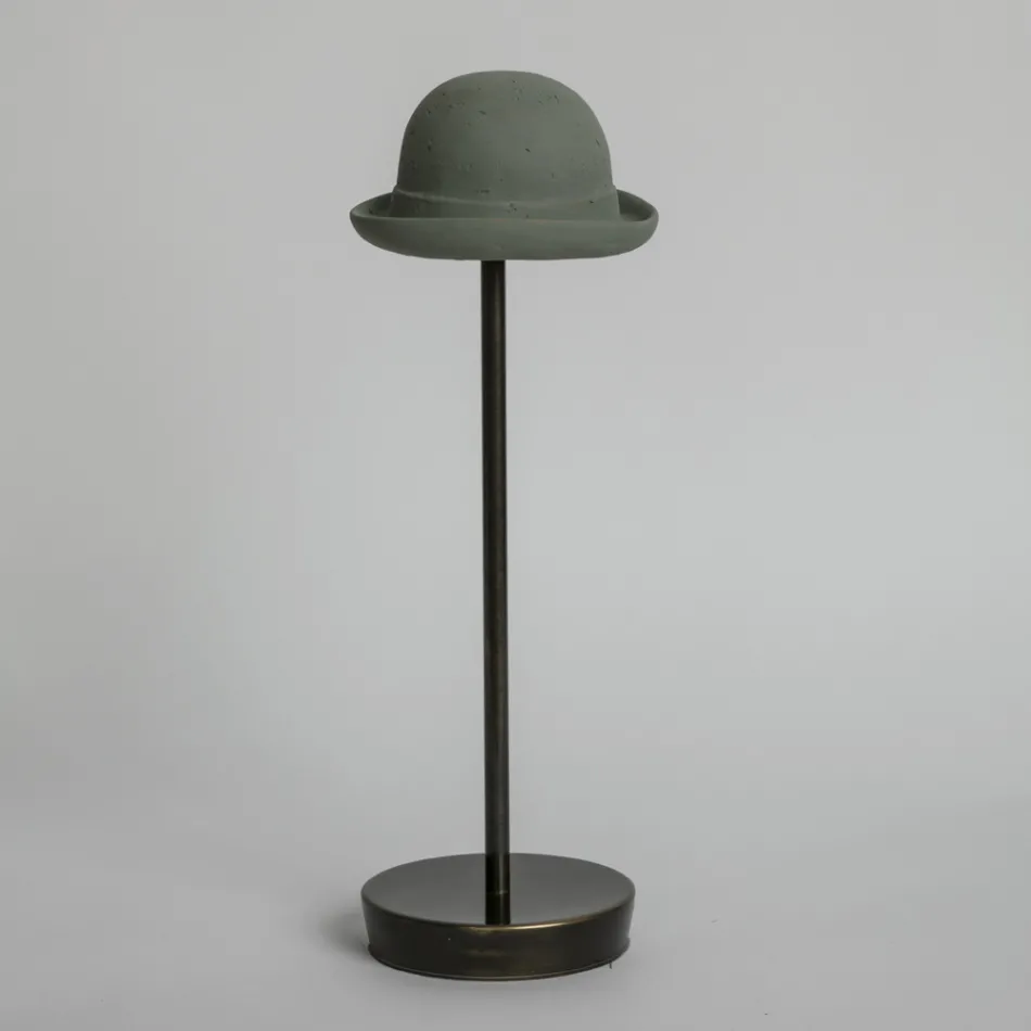 Lámpara de mesa recargable e inclinable de Magnet - Bombetta Viadurini