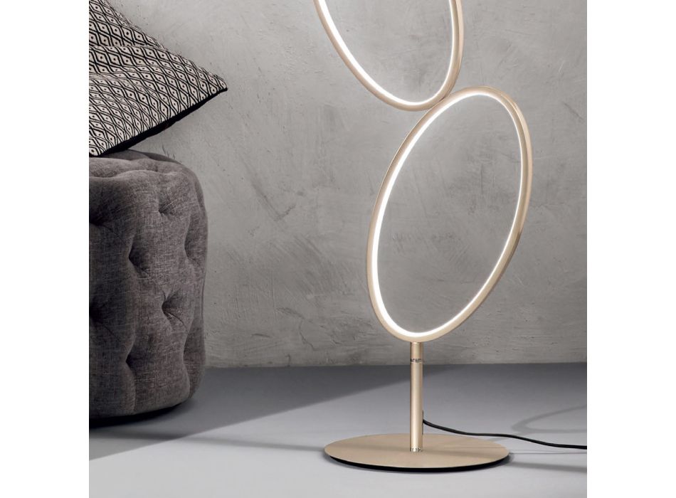 Lámpara de pie de metal acabado dorado con LED regulable - Raissa Viadurini