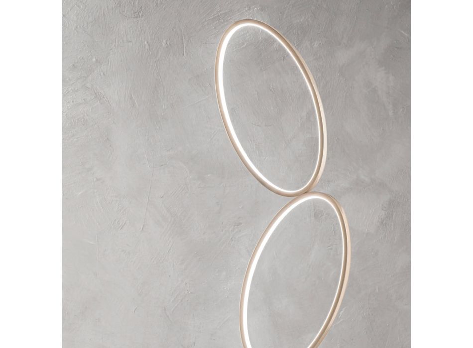 Lámpara de pie de metal acabado dorado con LED regulable - Raissa Viadurini