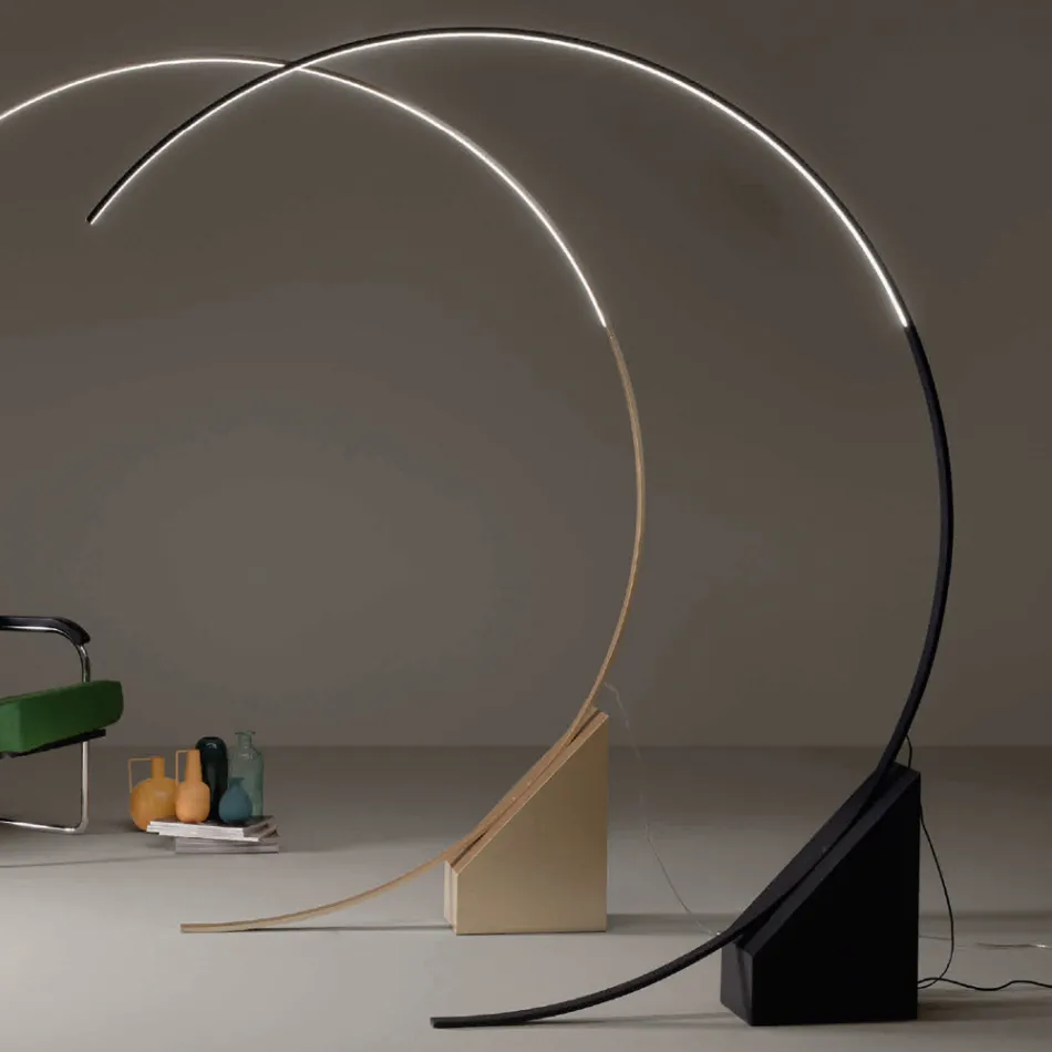 Lámpara de Pie en Metal Pintado con Luz LED Regulable - Eucalipto Viadurini