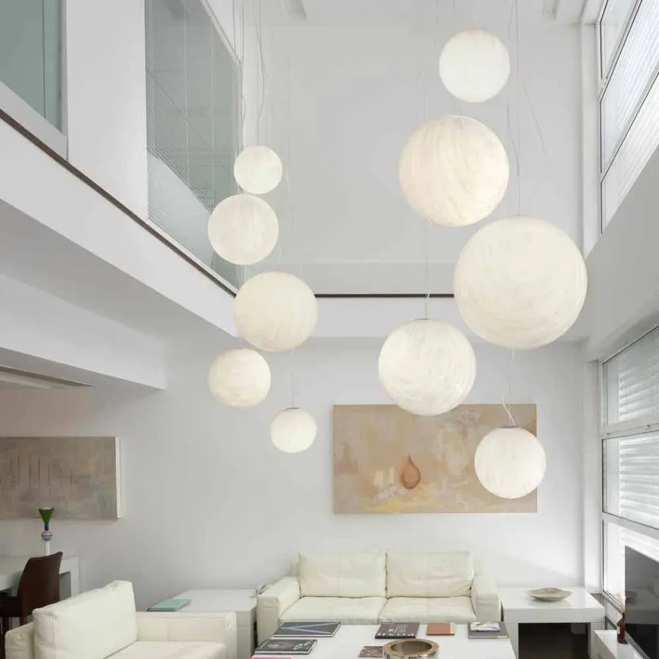 Lámpara de suspensión Slide de polietileno mineral fabricada en Italia. Viadurini