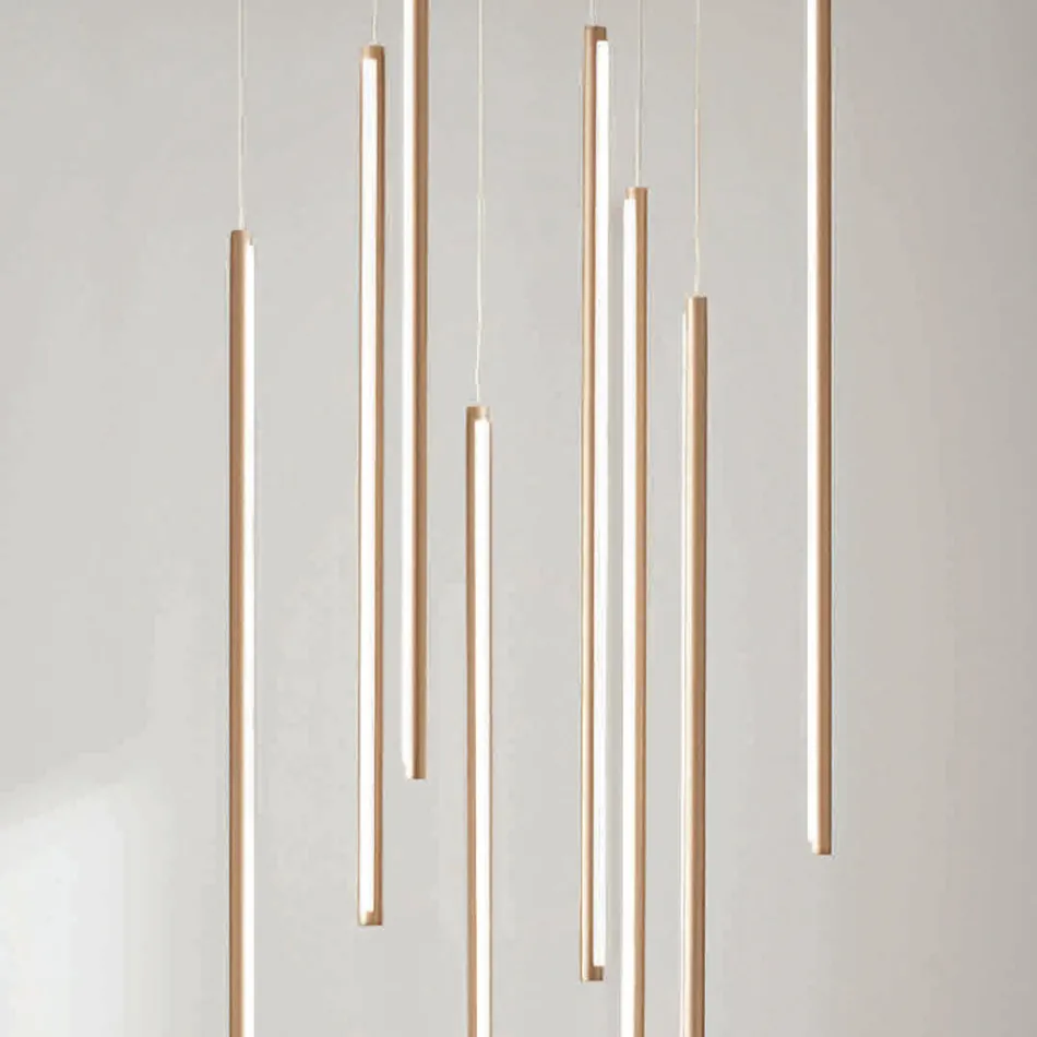 Lámpara de araña con 8 luces LED en metal pintado dorado y cables ajustables - Naranja Viadurini