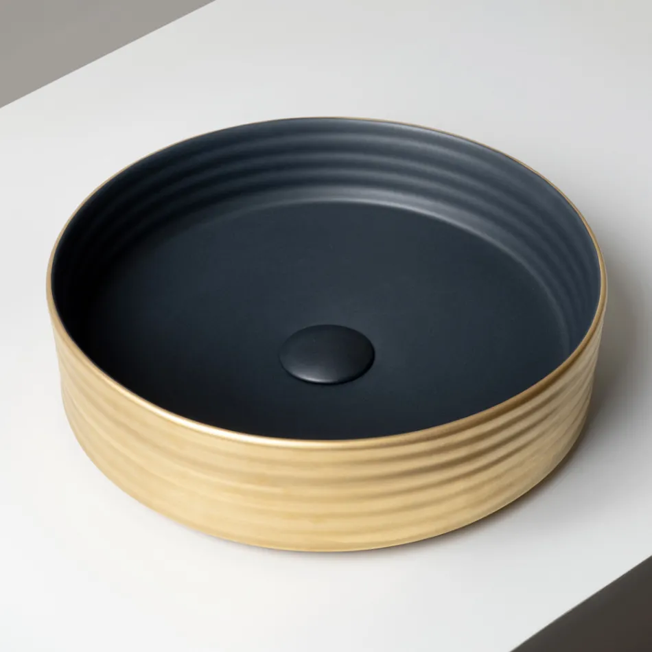 Lavabo sobre encimera de gres porcelánico ondulado fabricado en Italia - Vibrazione Viadurini