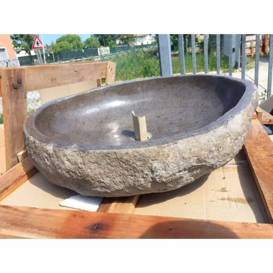 Lavabo sobre encimera elaborado artesanalmente en piedra de río - Aurea Viadurini