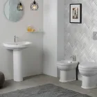 Lavabo de pedestal de cerámica blanca con un elegante diseño moderno - Sílice Viadurini