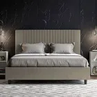 Cama de 160x200 cm con cabecero decorado con líneas verticales Fabricada en Italia - Pattini Viadurini