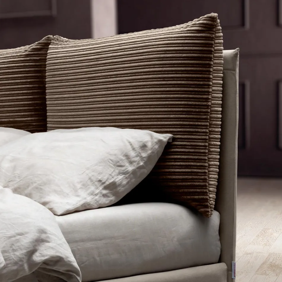 Cama de matrimonio 160x190 con 2 almohadas suaves en el cabecero - Tramonti Viadurini