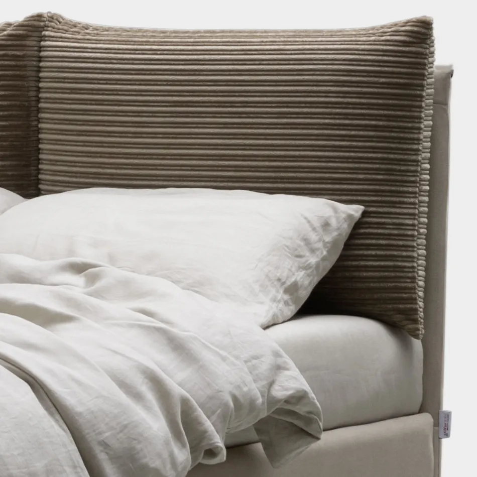 Cama de matrimonio 160x190 con 2 almohadas suaves en el cabecero - Tramonti Viadurini