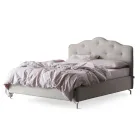 Cama de Matrimonio 160x190 con Cabecero con Volante Perimetral y Botones - Rest Viadurini