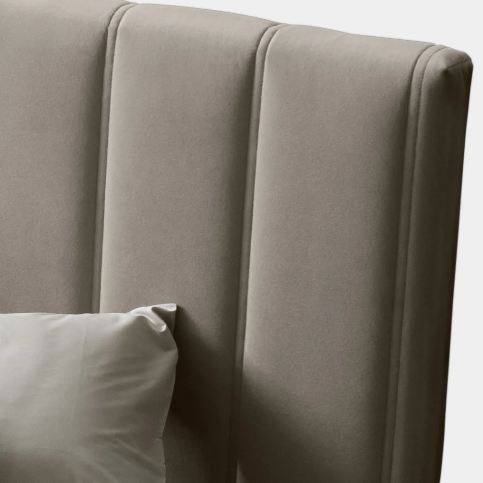 Cama de Matrimonio 160x190 con Acolchado con Bandas Verticales Anchas - Magan Viadurini