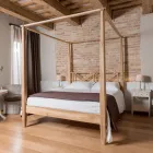 Cama doble de 160x200 con dosel en madera maciza de teca - Acuarela Viadurini