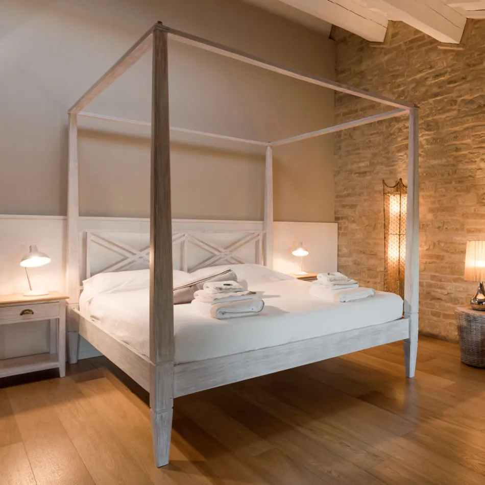 Cama doble de 180x200 con dosel en madera maciza de teca - Tempera Viadurini