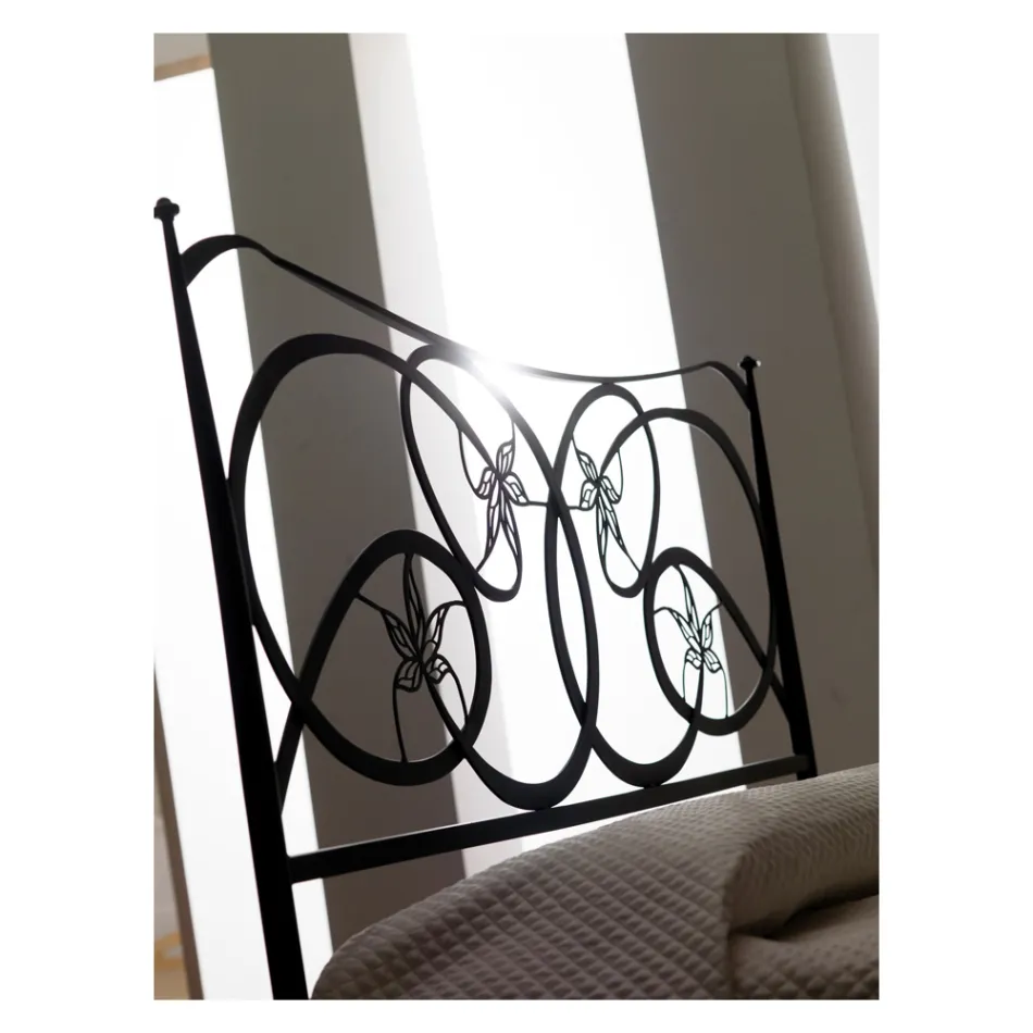 Cama doble con pie de cama en diferentes acabados Made in Italy - Natural Viadurini