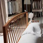 Cama doble de diseño 160x200cm con base sólida de nogal Alain Viadurini