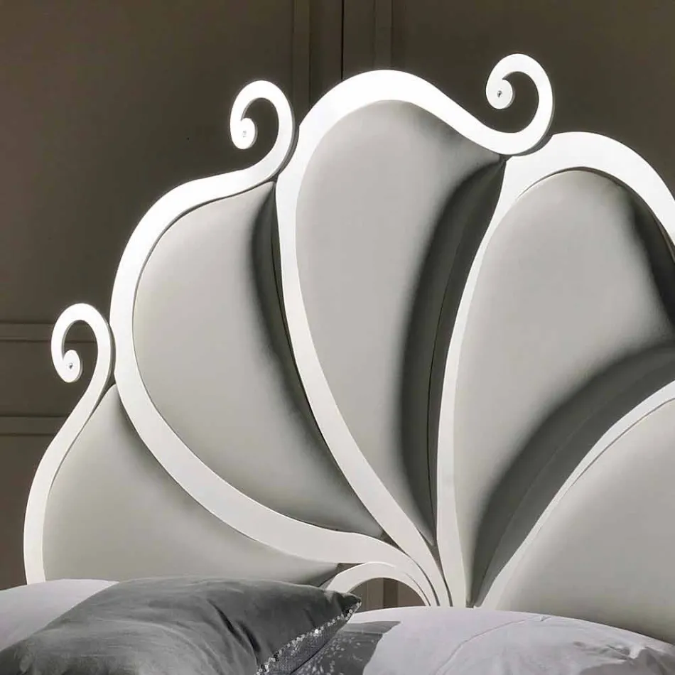 cama doble tapizada con cristales de hierro Kimberly Viadurini