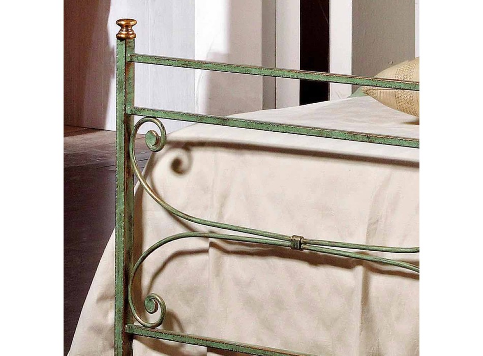cama individual en hierro forjado martillado cuadrado Leila, fabricado en Italia