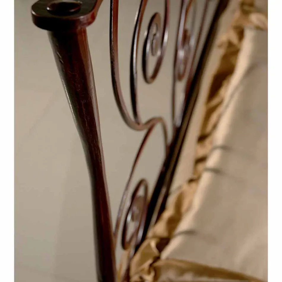 Una cama de plaza y media Hierro forjado Ares Viadurini