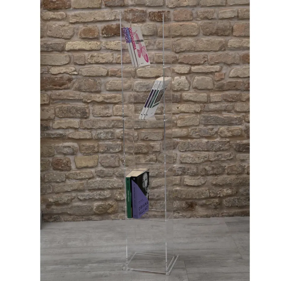 Librería de columna independiente en cristal acrílico transparente - Corrige Viadurini