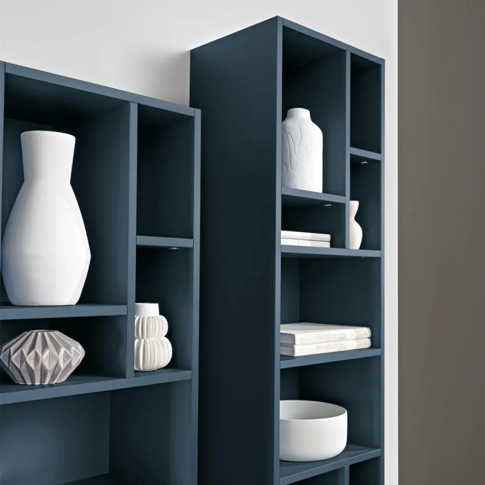 Librería vertical en varios acabados, fabricada en Italia - Siviglia Viadurini