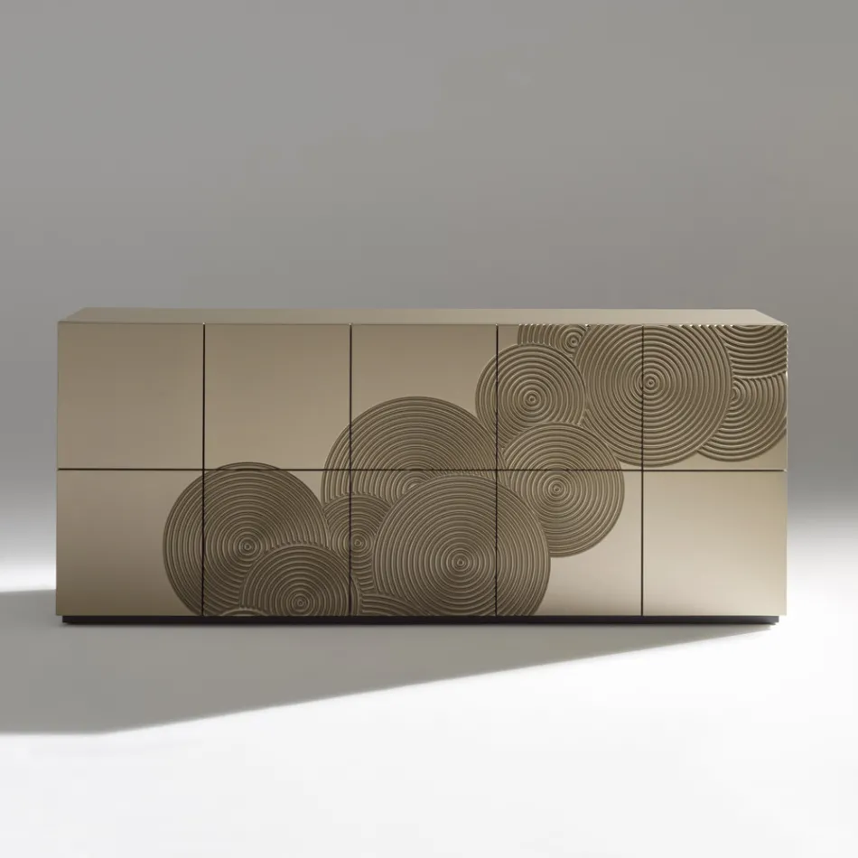 Aparador de 5 puertas en MDF lacado con decoración grabada y acabada a mano - Cangrejo Viadurini