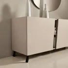 Aparador de pie con tres puertas batientes en melamina Made in Italy - Calia Viadurini