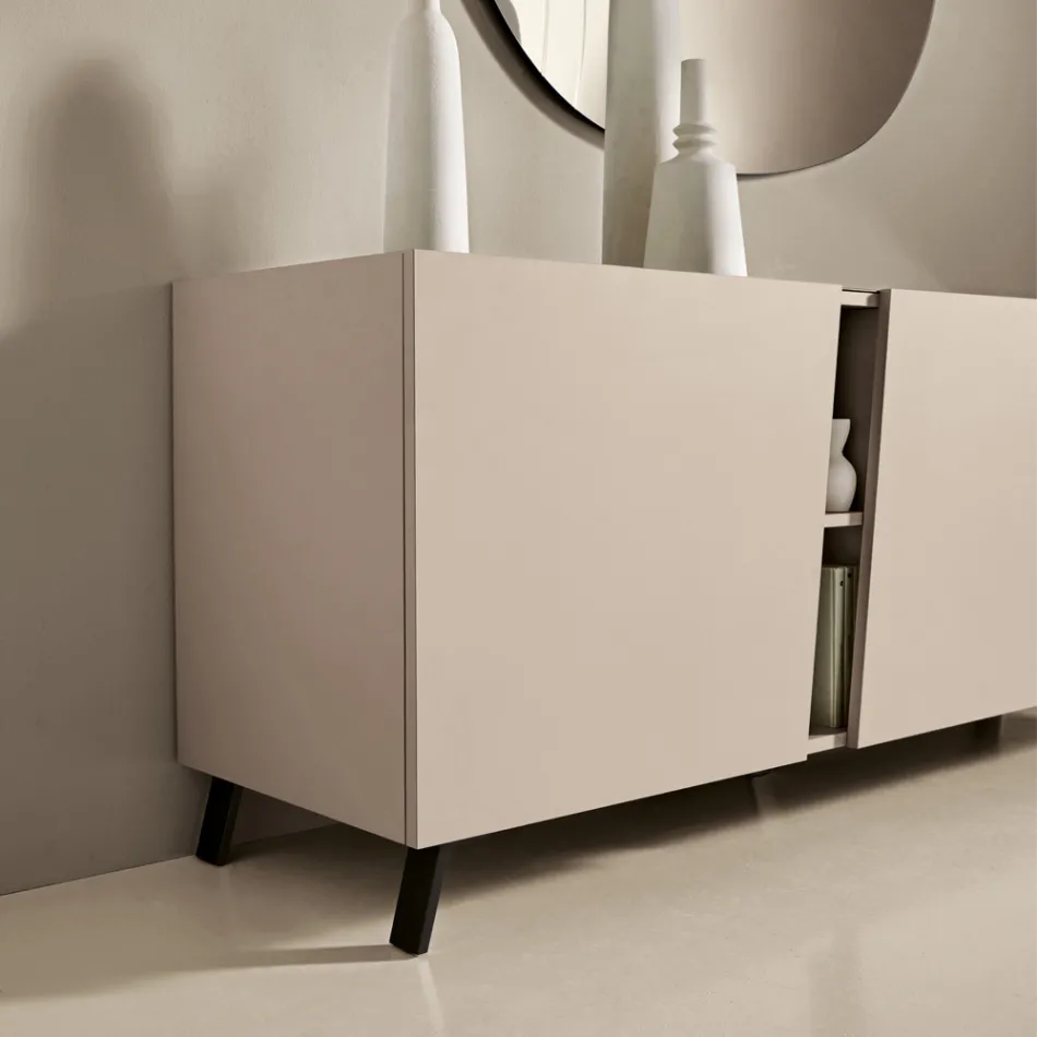 Aparador de pie con tres puertas batientes en melamina Made in Italy - Calia Viadurini