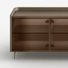 Aparador curvo de madera lacada con puertas de cristal bronce. Fabricado en Italia - Lyra Viadurini