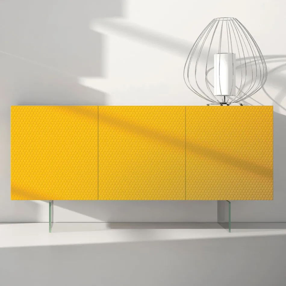 Aparador de mdf lacado amarillo con 3 puertas y pies de vidrio Made in Italy - Ciara Viadurini