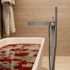Mezclador monomando moderno para bañera en metal cromado - Girino Viadurini