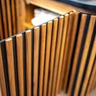 Mueble de baño hecho a mano de teca maciza y caoba - Heliconia Viadurini