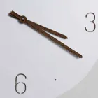 Reloj de pared de diseño clásico en madera blanca redonda cortada con láser - Jovial Viadurini